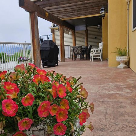 La Dolce Vita B And B Osoyoos Extérieur photo