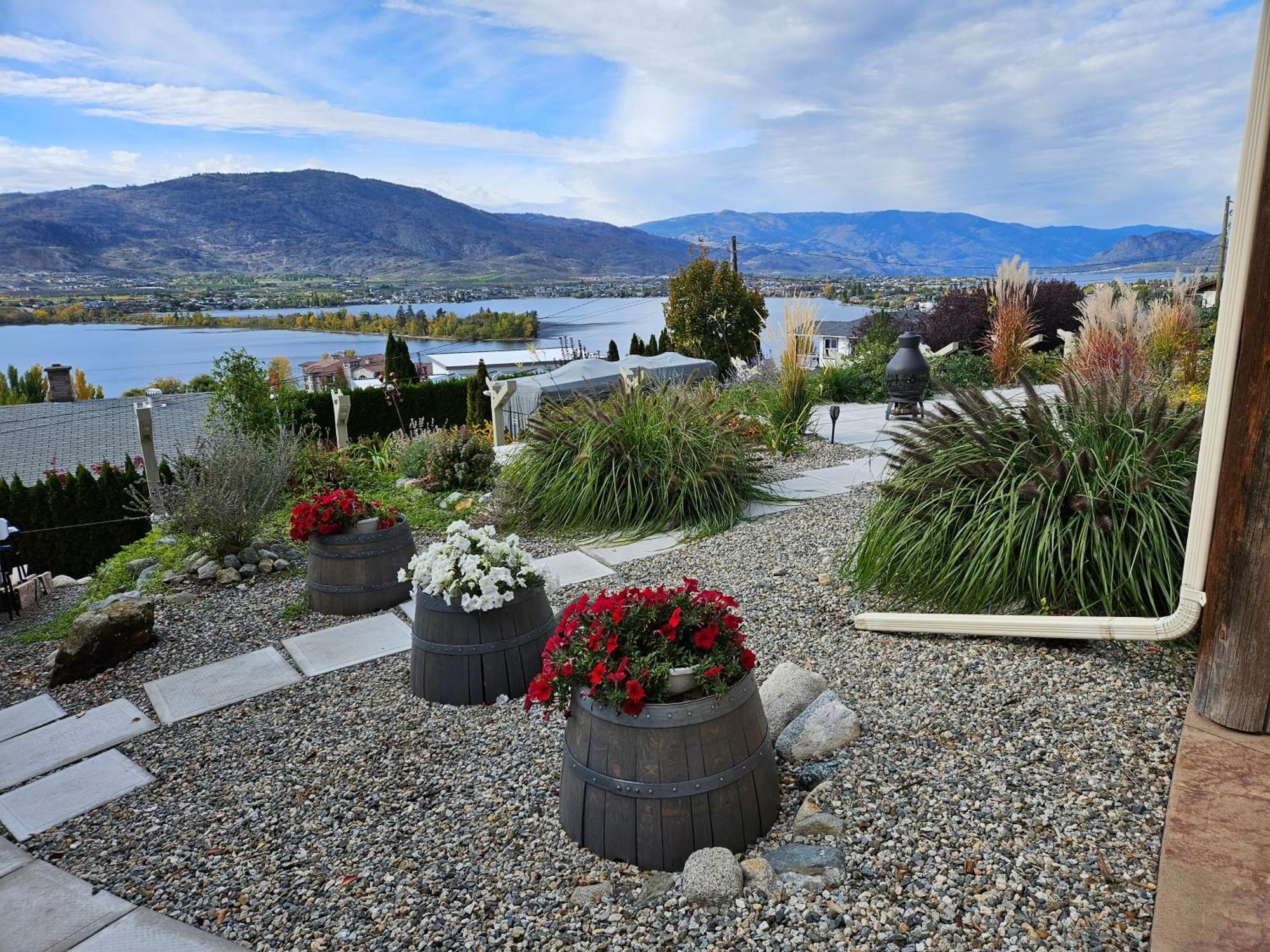 La Dolce Vita B And B Osoyoos Extérieur photo